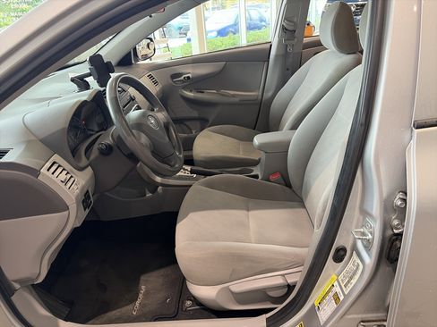 Used 2010 Toyota Corolla LE FWD image 14
