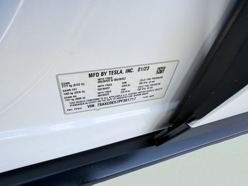 Used 2023 Tesla Model X AWD/4WD image 37
