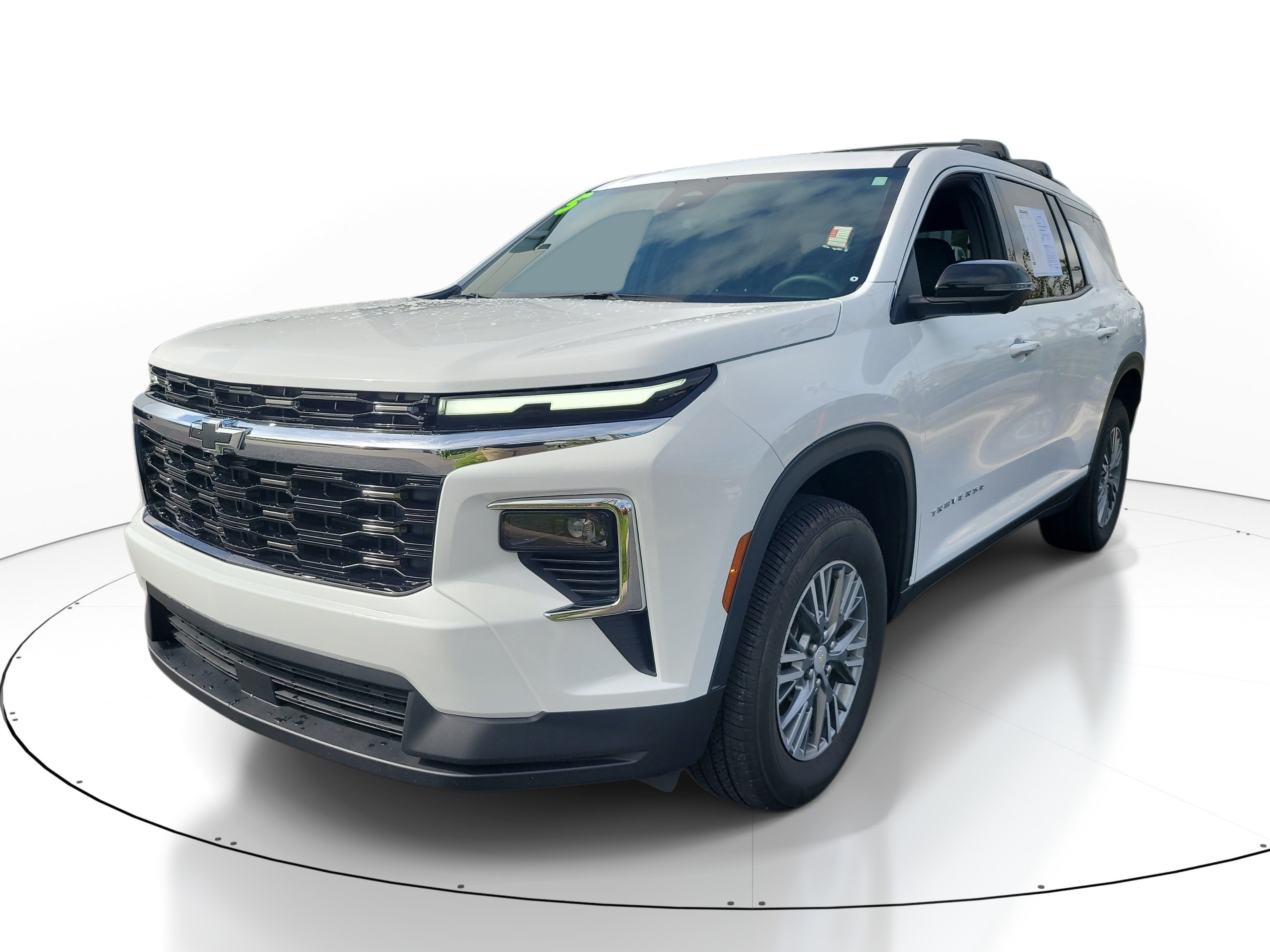Used 2025 Chevrolet Traverse LT w/ Driver Confidence Package FWD image 3