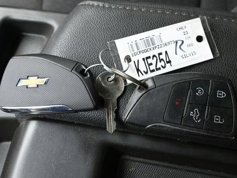 Used 2023 Chevrolet Silverado 1500 LT AWD/4WD image 42
