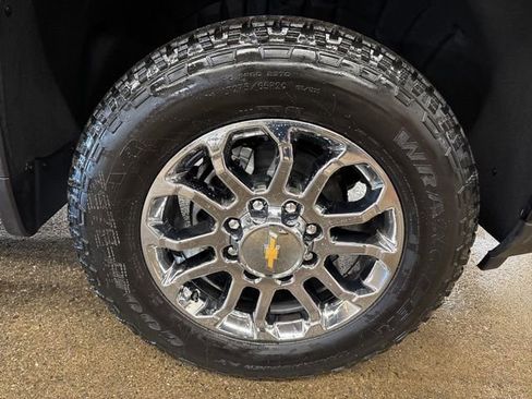 New 2026 Chevrolet Silverado 2500 LT w/ Z71 Chrome Sport Edition AWD/4WD image 9