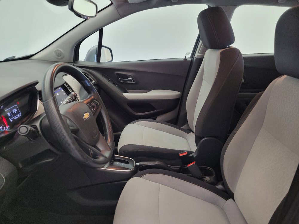 Used 2020 Chevrolet Trax LS FWD image 17