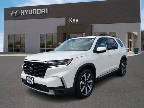 Used 2023 Honda Pilot Elite image 7