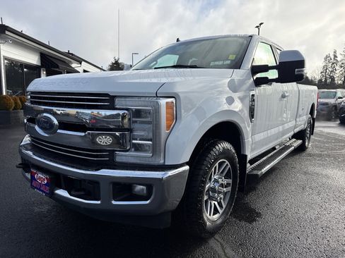 Used 2019 Ford F350 Lariat w/ Camper Package image 13