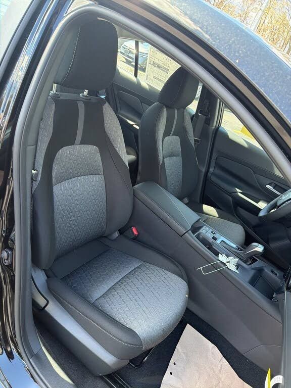 Used 2026 Nissan Sentra SV w/ SV Convenience Package FWD image 14
