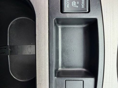 Used 2014 Subaru Legacy 2.5i Limited image 32