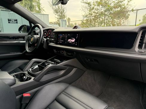 Certified 2024 Porsche Cayenne Turbo GT image 25