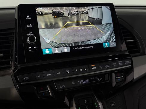 Used 2025 Honda Odyssey EX-L image 17