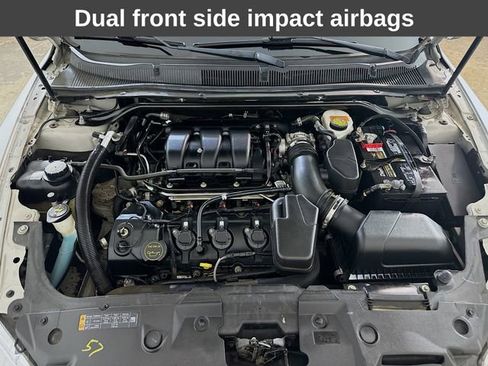 Used 2018 Ford Taurus Limited image 28