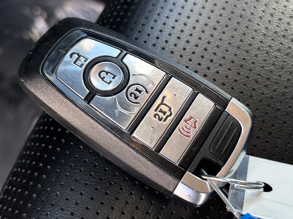 Used 2024 Ford Escape Platinum AWD/4WD image 32