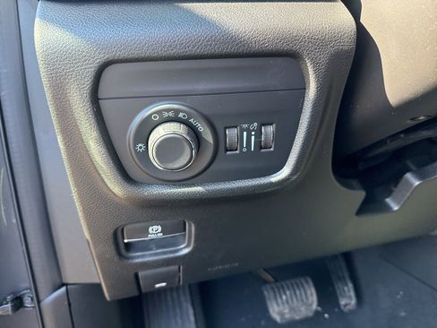 New 2026 Jeep Grand Cherokee Laredo image 16