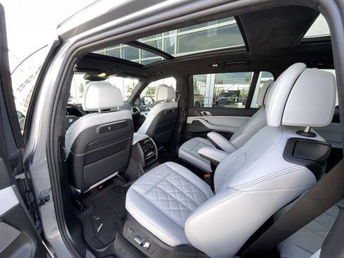 New 2026 BMW X7 xDrive40i w/ Premium Package image 24