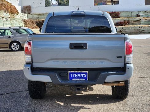 Used 2020 Toyota Tacoma TRD Off-Road w/ Technology Package image 4