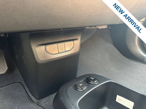 Used 2025 Kia EV6 Wind RWD image 28
