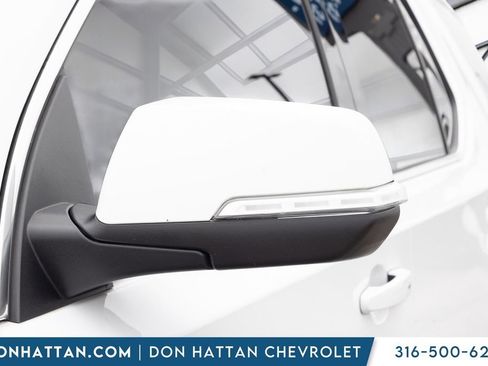 Used 2023 Chevrolet Traverse LT FWD image 27