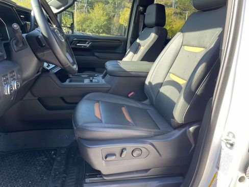 Used 2024 GMC Sierra 2500 AT4 w/ AT4 Premium Plus Package image 17