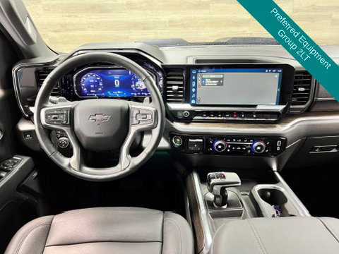 Used 2026 Chevrolet Silverado 1500 LT Trail Boss w/ LT Trail Boss Premium Package AWD/4WD image 2