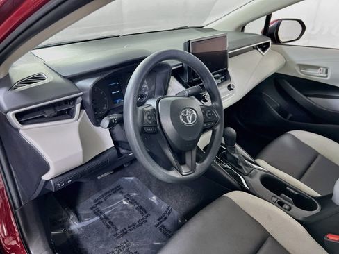 Used 2024 Toyota Corolla LE FWD image 9