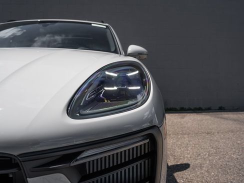 Used 2026 Porsche Macan S AWD/4WD image 11