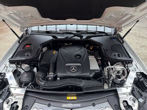 Certified 2019 Mercedes-Benz E 300 4MATIC image 27