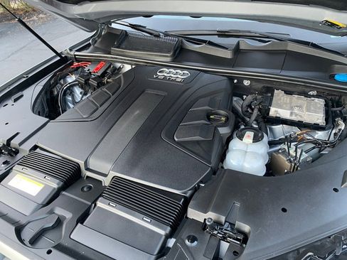 Used 2018 Audi Q7 3.0T Premium Plus w/ Premium Plus Package image 37