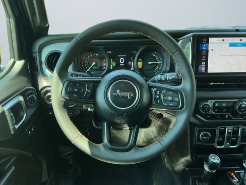Used 2024 Jeep Wrangler Unlimited w/ Convenience Group AWD/4WD image 13