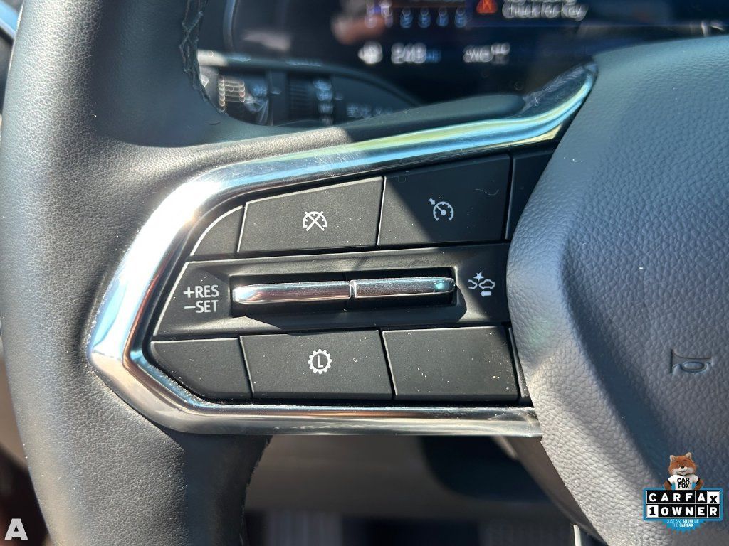 Used 2025 Chevrolet Equinox LT AWD/4WD image 25
