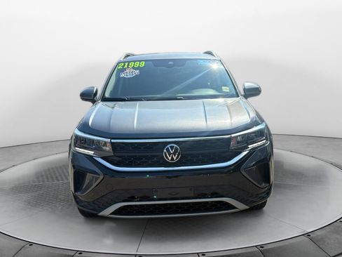 Certified 2023 Volkswagen Taos SE FWD image 2
