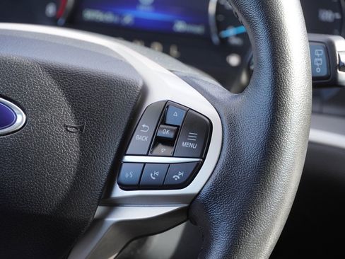 Used 2021 Ford Explorer XLT w/ Equipment Group 202A image 33