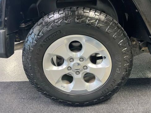 Used 2014 Jeep Wrangler Unlimited Sahara w/ Max Tow Package image 17
