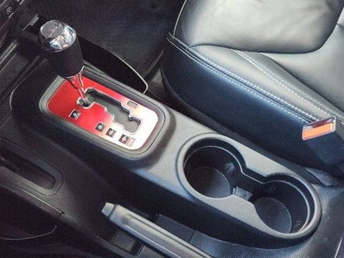 Used 2017 Jeep Wrangler Unlimited Rubicon image 22