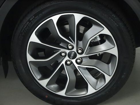 Certified 2022 Lincoln Nautilus Reserve AWD/4WD image 40