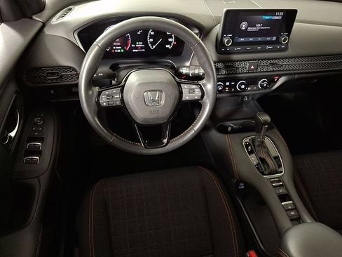 Used 2023 Honda HR-V Sport image 2