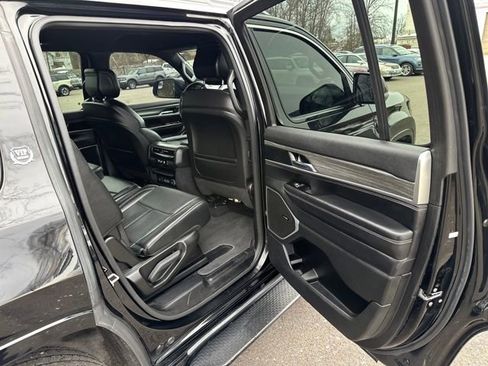 Used 2023 Jeep Wagoneer Series II image 13