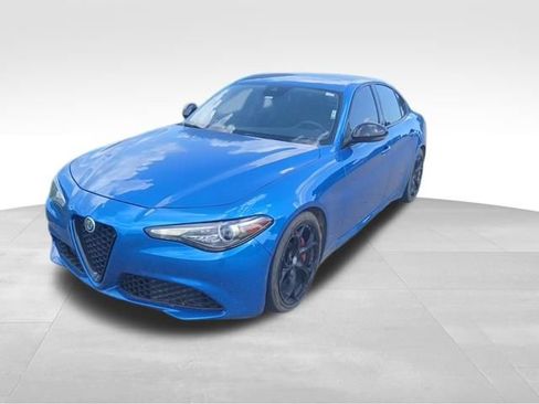Used 2020 Alfa Romeo Giulia w/ Nero Edizione RWD image 7