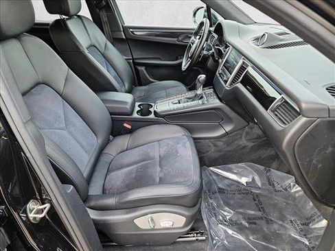 Used 2017 Porsche Macan image 20
