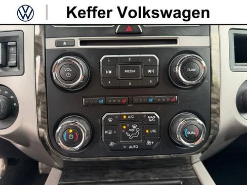 Used 2017 Ford Expedition Limited w/ Equipment Group 301A AWD/4WD image 23