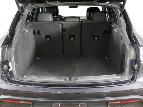 Used 2022 Porsche Macan GTS w/ Premium Package Plus image 21