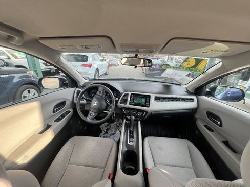 Used 2016 Honda HR-V LX image 11