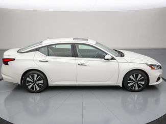 Used 2021 Nissan Altima 2.5 SL FWD video 3