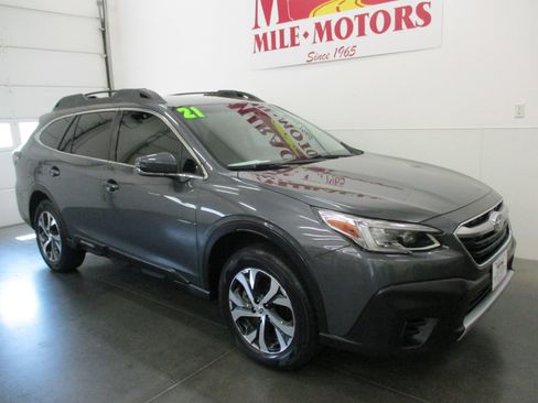 Used 2021 Subaru Outback Limited image 1