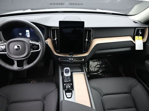 New 2026 Volvo XC60 B5 Plus w/ Protection Package Premier image 20