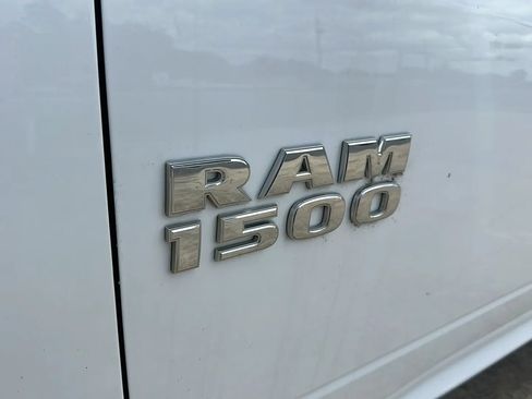 Used 2018 RAM 1500 Express w/ Express Value Package AWD/4WD image 9