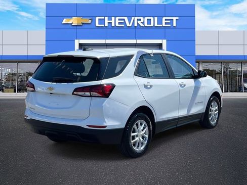 Used 2023 Chevrolet Equinox LS w/ Driver Confidence II Package image 6