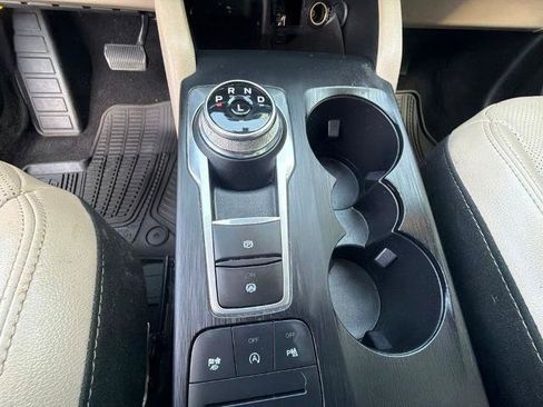 Certified 2022 Ford Escape Titanium AWD/4WD image 28