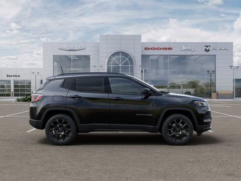 New 2026 Jeep Compass Latitude image 21