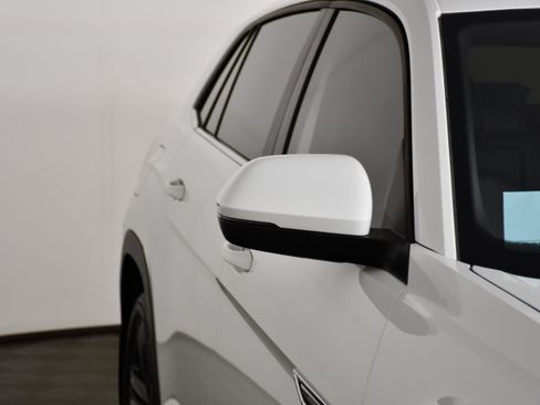 Used 2021 Volkswagen Atlas Cross Sport SE w/ Panoramic Sunroof Package FWD image 14