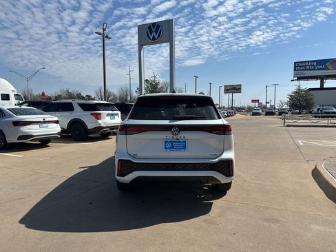 New 2026 Volkswagen Tiguan SE R-Line AWD/4WD image 6