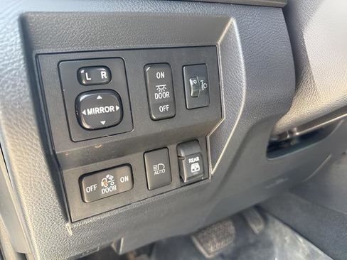 Used 2019 Toyota Tundra SR5 w/ SR5 Upgrade Package image 21