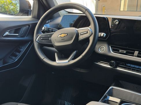 Used 2025 Chevrolet Equinox LT image 28